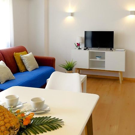 Mediterraneo 508. Fantastic Studio On The Beachfront With Sea Views. マルベーリャ エクステリア 写真