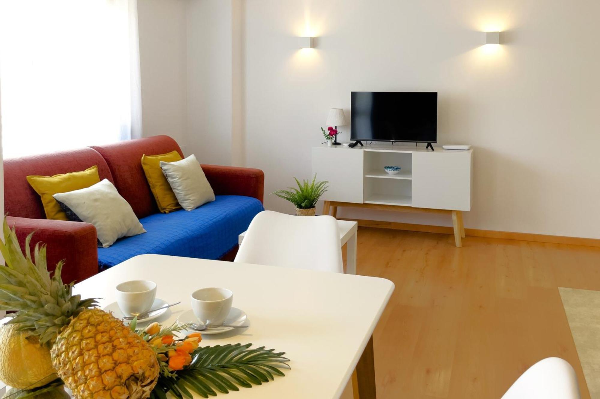 Mediterraneo 508. Fantastic Studio On The Beachfront With Sea Views. マルベーリャ エクステリア 写真