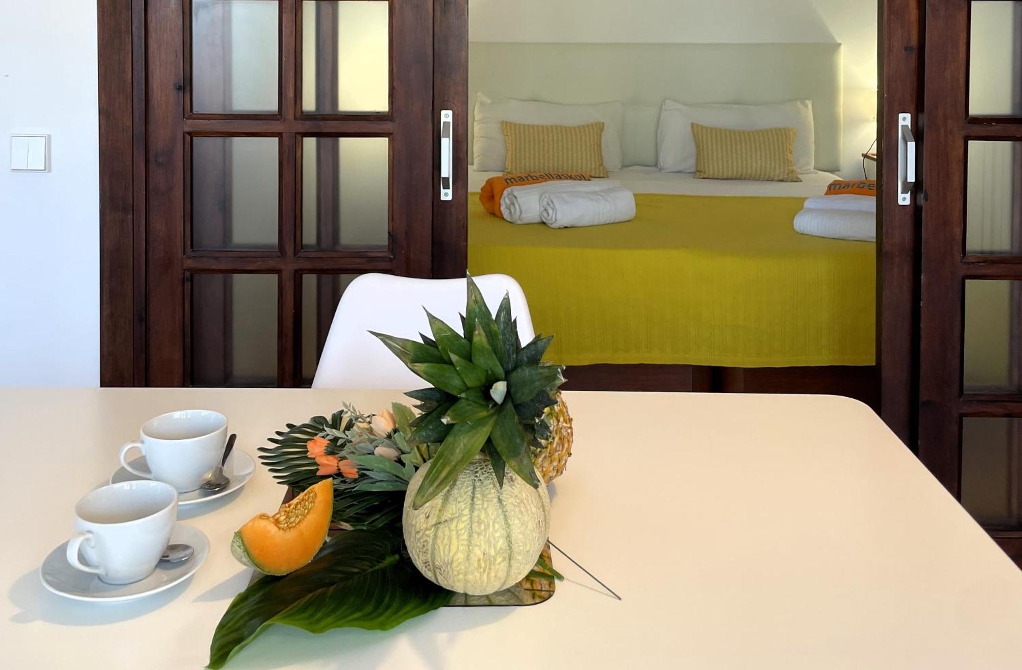 Mediterraneo 508. Fantastic Studio On The Beachfront With Sea Views. マルベーリャ エクステリア 写真